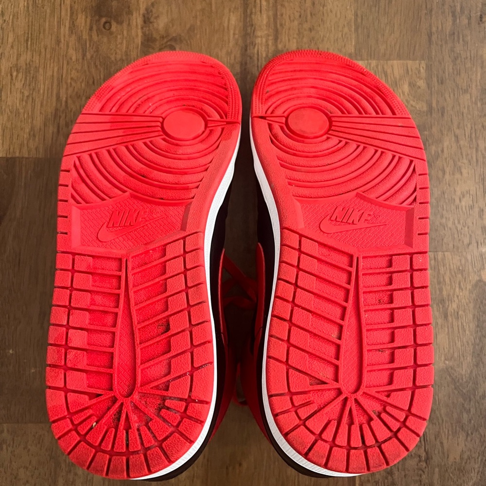 Air Jordan 1 Mid Black & Red | Men’s 11 - Picture 6 of 8
